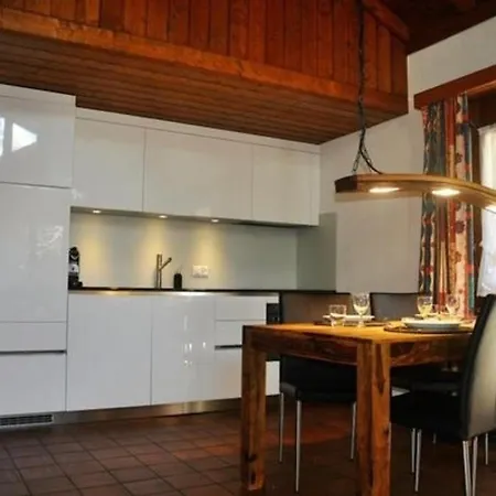 Heimelige 3,5 Zimmer Dachwohnung - B48577 *
