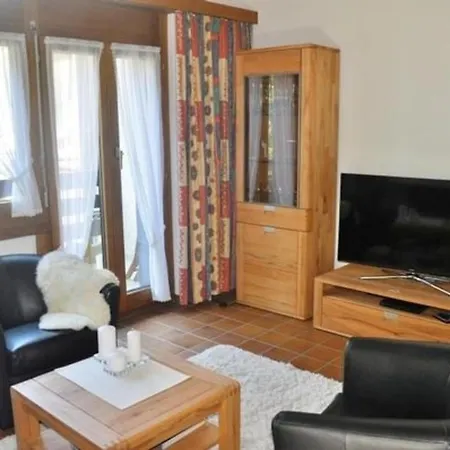Heimelige 3,5 Zimmer Dachwohnung - B48577 公寓 采尔马特